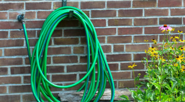 best garden hose hanger