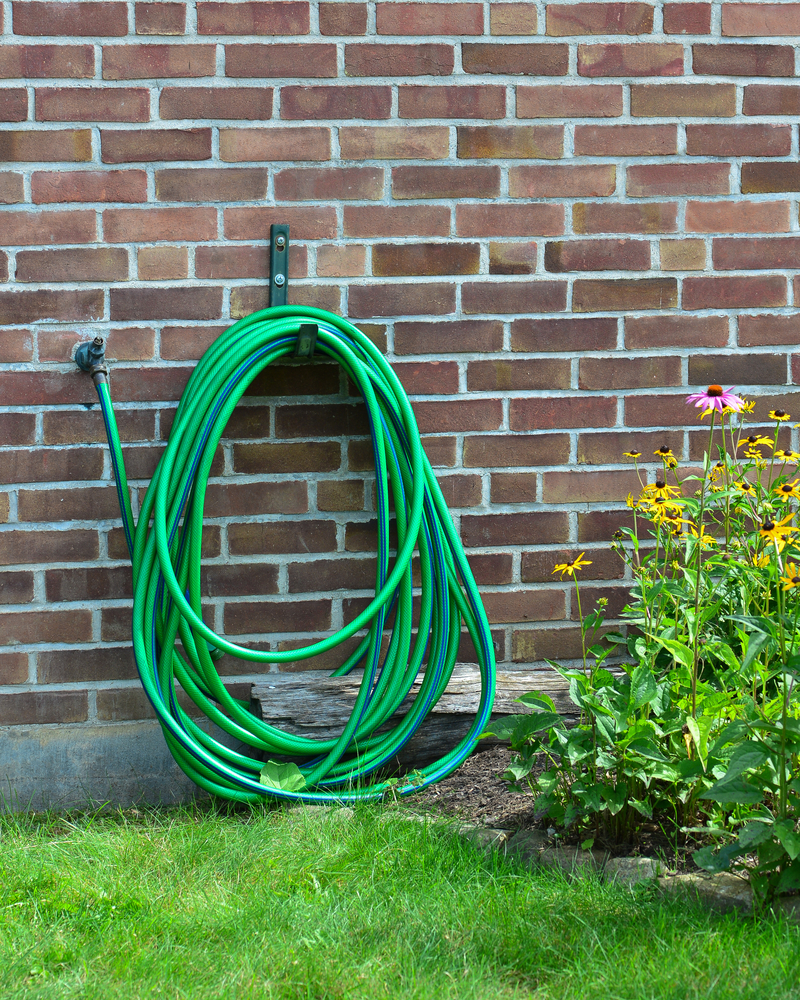 best garden hose hanger