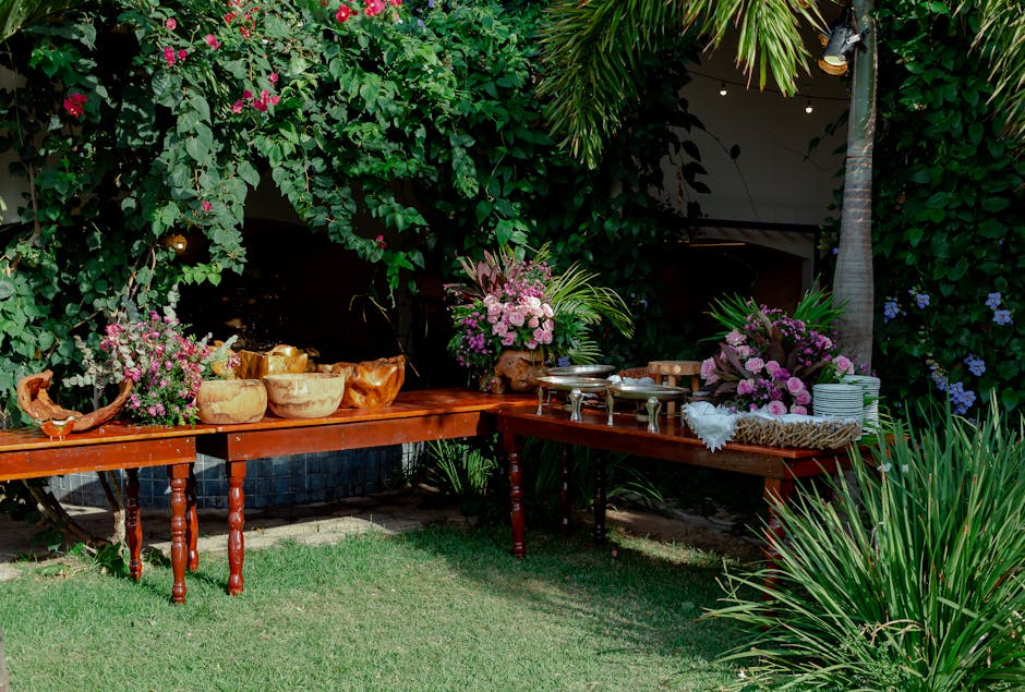 Creating the Perfect Outdoor Oasis: Gillian Mathews' Garden for Relaxing and Dining